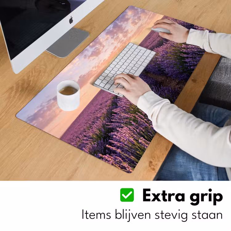 Landschap - Lavendelveld - Paars Muismat XXL klein -sfeer3