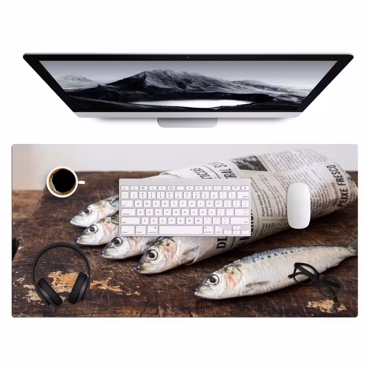 Desk Mat - Little Sardine - newspaper - cutting board - Sardientje - krant - snijplank Muismat XXL klein