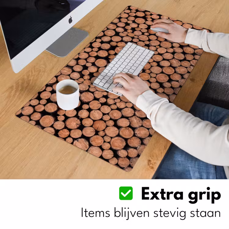 Houtblokken - Textuur - Patroon - Bruin - Rustiek Muismat XXL klein -sfeer3
