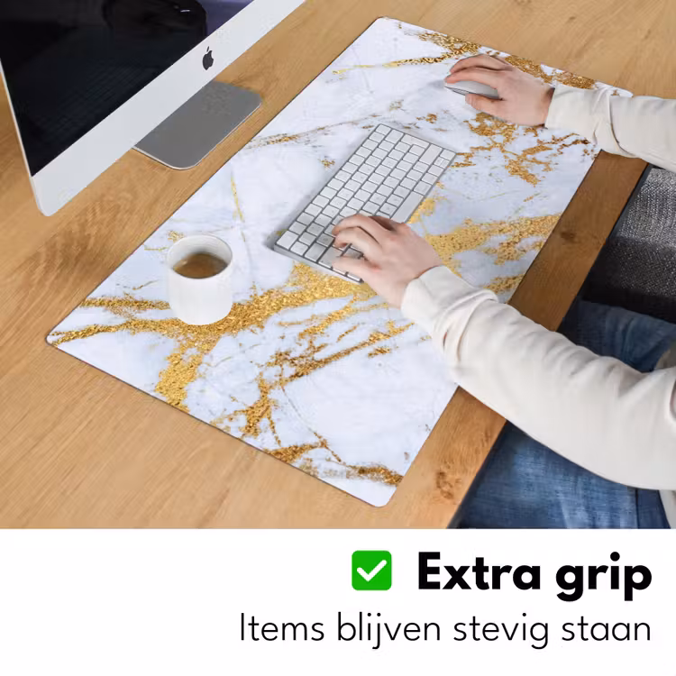 Marmer - Goud - Wit - Luxe - Marmerlook - Glitter Muismat XXL klein -sfeer3
