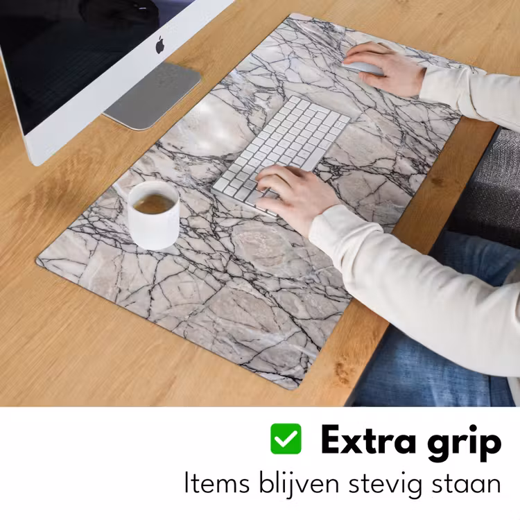 Marmer - Aderen - Patroon - Wit - Grijs Muismat XXL klein -sfeer3