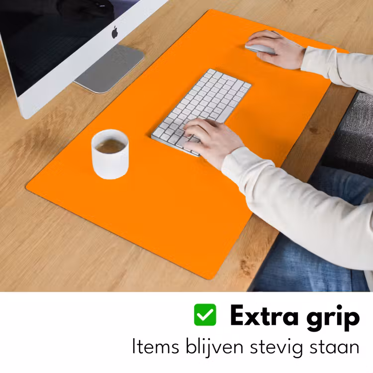 Marigold - Glow - Oranje Muismat XXL klein 681 -sfeer3