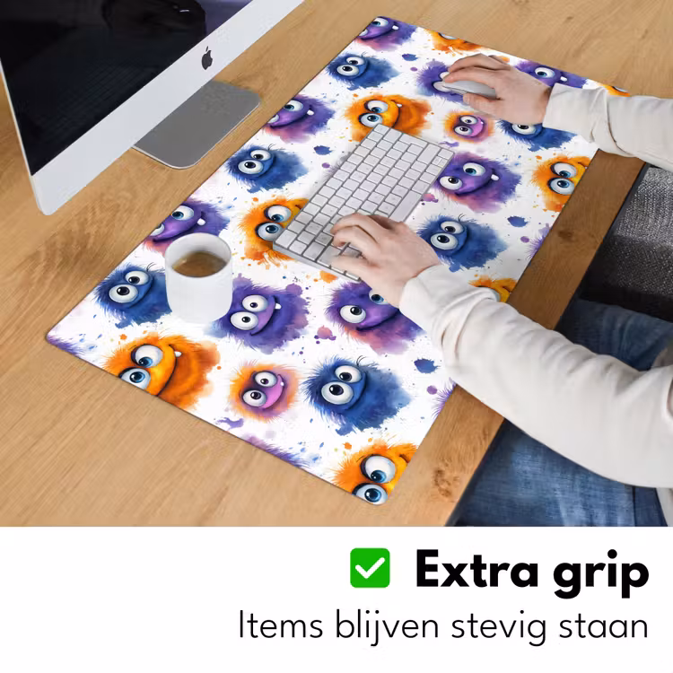 Monstertjes - Aquarel - Kleurrijk Muismat XXL klein 681 -sfeer3