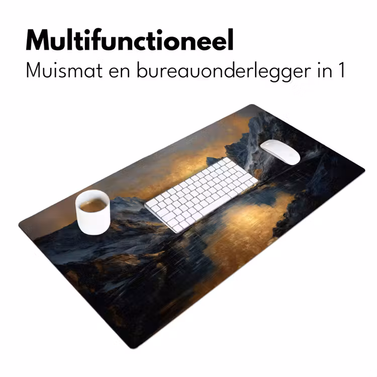 Berglandschap met Gouden Zonsondergang Muismat XXL klein -sfeer4