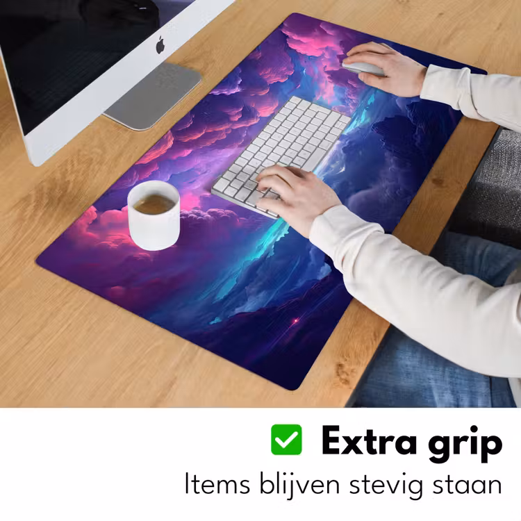 neon-wolken-roze-blauw-gaming Muismat XXL klein -sfeer3