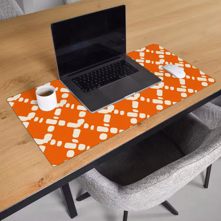 Oranje - Ruitpatroon - Wit Muismat XXL klein 681 -sfeer1