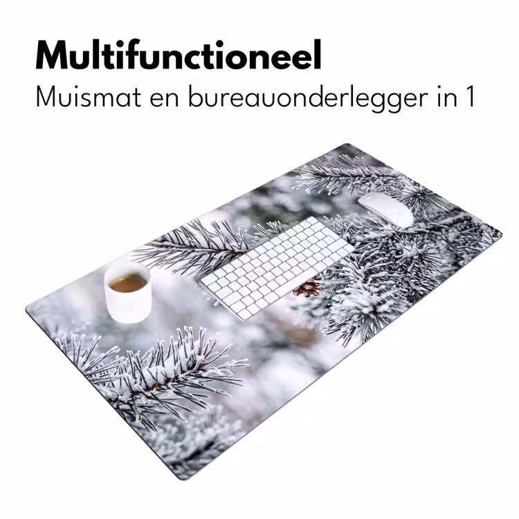 Dennenappel - Tak - Sneeuw - Winter - Sfeervol Muismat XXL klein -sfeer4