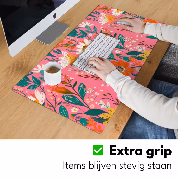 Roze - Bloemen - Wit - Oranje Muismat XXL klein -sfeer3