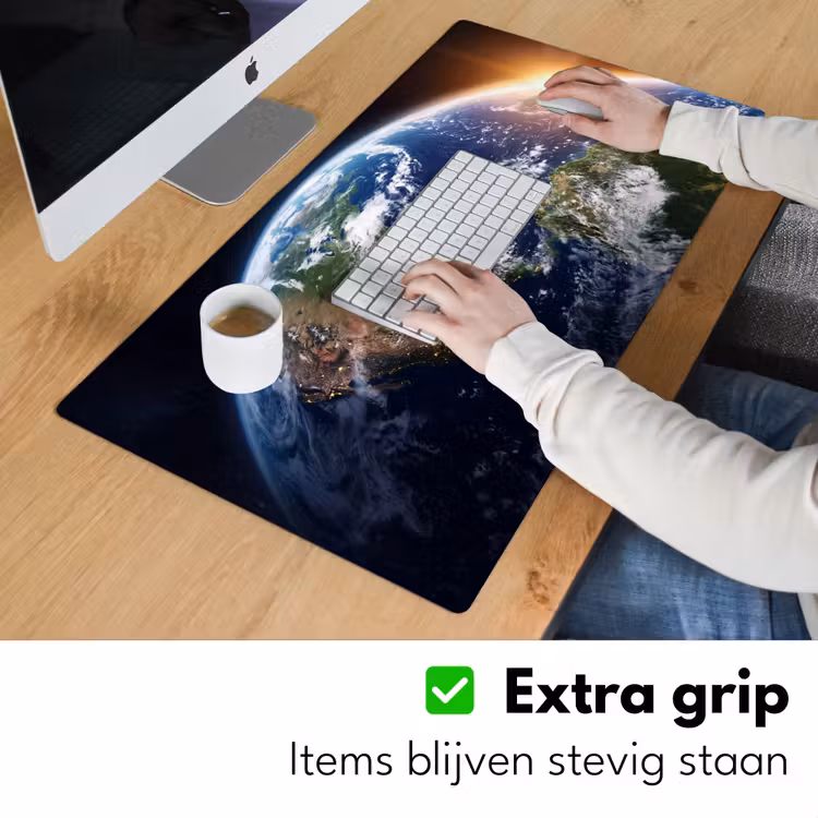 Desk Mat - Planet - Space - Cosmos - Planeet - Ruimte - Kosmos Muismat XXL klein