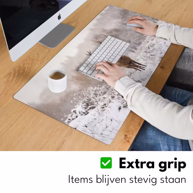 Edelhert - Bos - Sneeuw - Winter - Majestueus Muismat XXL klein -sfeer3