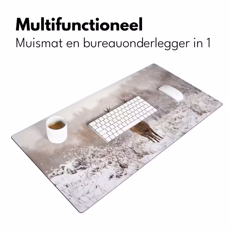 Edelhert - Bos - Sneeuw - Winter - Majestueus Muismat XXL klein -sfeer4
