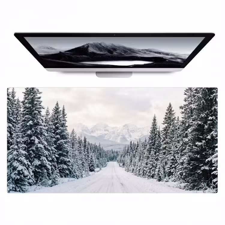 Weg - Sneeuw - Naaldbos - Winter - Avontuurlijk Muismat XXL klein -zzz3d