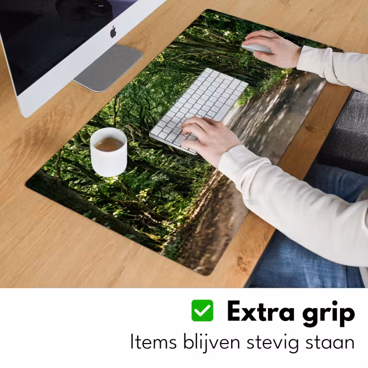 Weg - Bomen - Natuur - Groen Muismat XXL klein -sfeer3