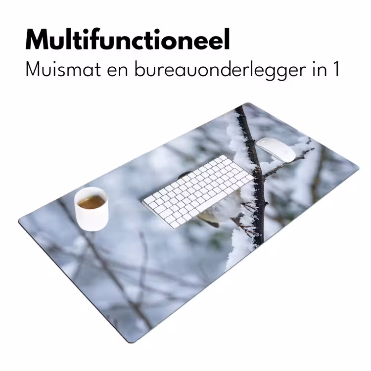 Roodborstje - Tak - Sneeuw - Winter - Levendig Muismat XXL klein -sfeer4