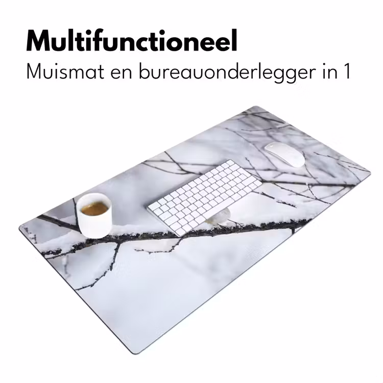 Roodborstje - Tak - Sneeuw - Winter - Levendig Muismat XXL klein -sfeer4