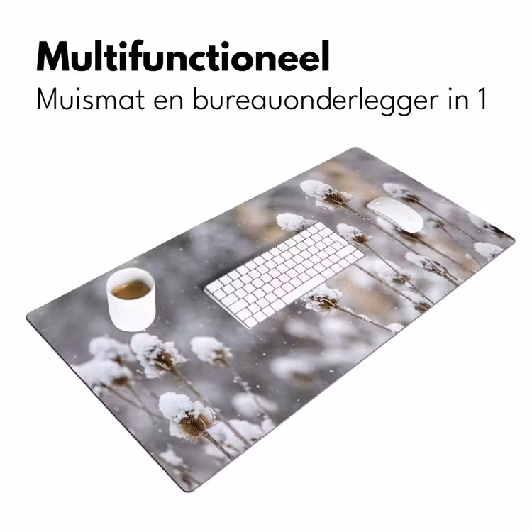 Roodborstje - Gedroogde bloem - Sneeuw - Winter - Vertederend Muismat XXL klein -sfeer4