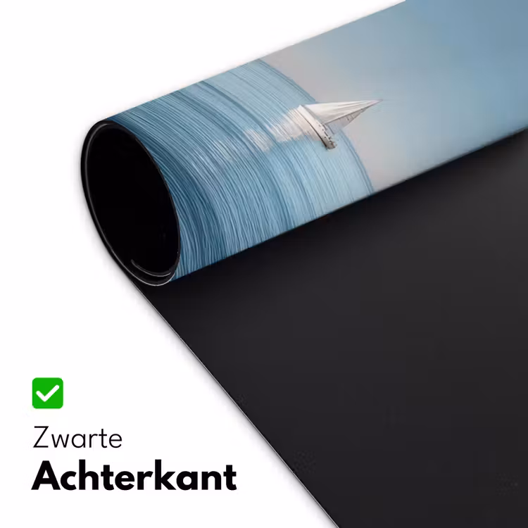 Zeilbootje - Kalme zee - Helderblauwe hemel Muismat XXL klein -sfeer2