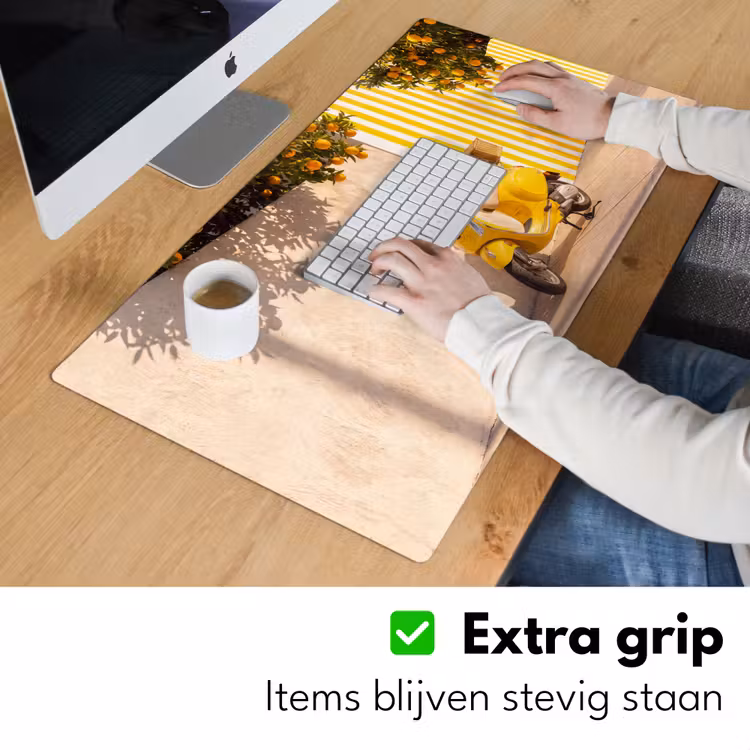 Scooter - Natuur - Zomer - Geel - Mediterraan Muismat XXL klein -sfeer3