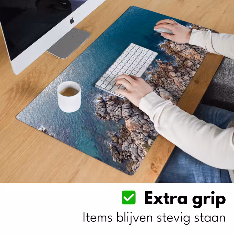 Zee - Kustlijn - Natuur - Abstract - Blauw Muismat XXL klein -sfeer3