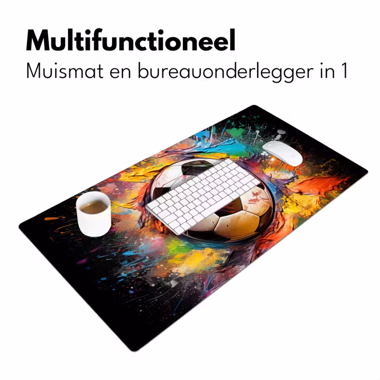 Voetbal - Verf - Kleuren - Zwart - Wit Muismat XXL klein -sfeer4