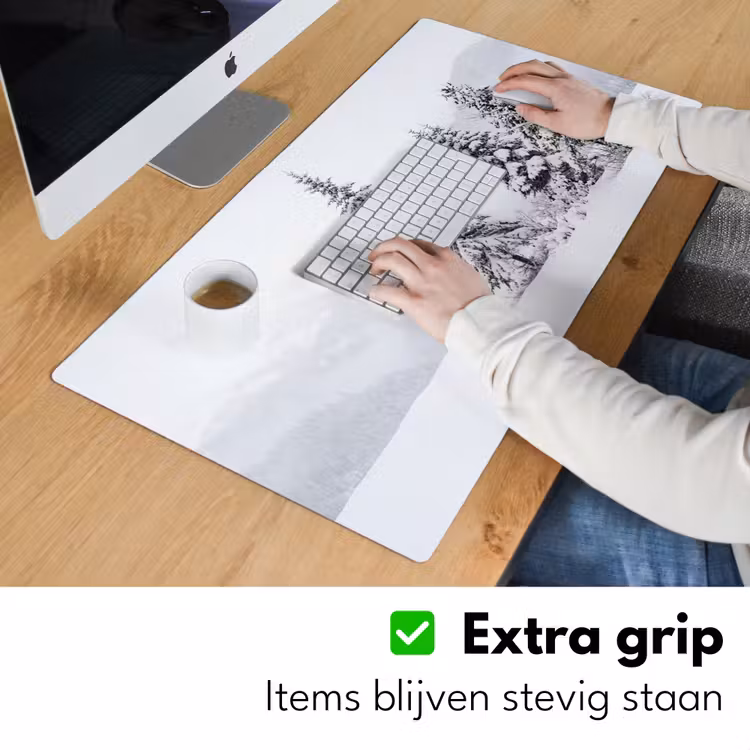 Fijnsparren - Sneeuw - Winter - Landschap - Stilte Muismat XXL klein -sfeer3