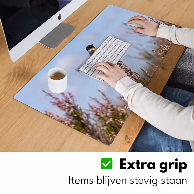 Roodborsttapuit - Heide - Paars - Natuur - Sfeervol Muismat XXL klein -sfeer3