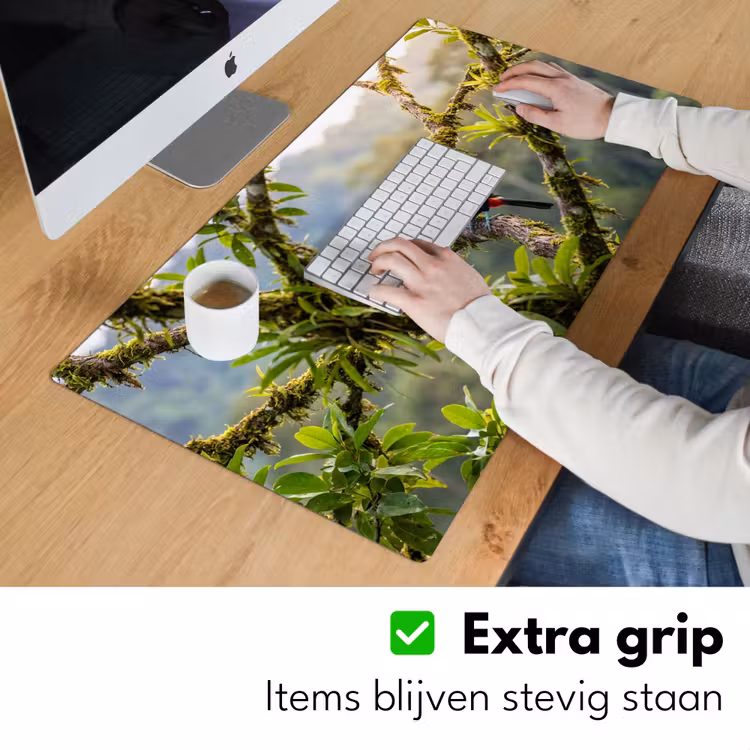 Toekan - Jungle - Natuur - Kleurrijk Muismat XXL klein -sfeer3