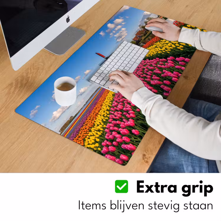 Tulpen - Holland - Molen - Kleurrijk Muismat XXL klein -sfeer3
