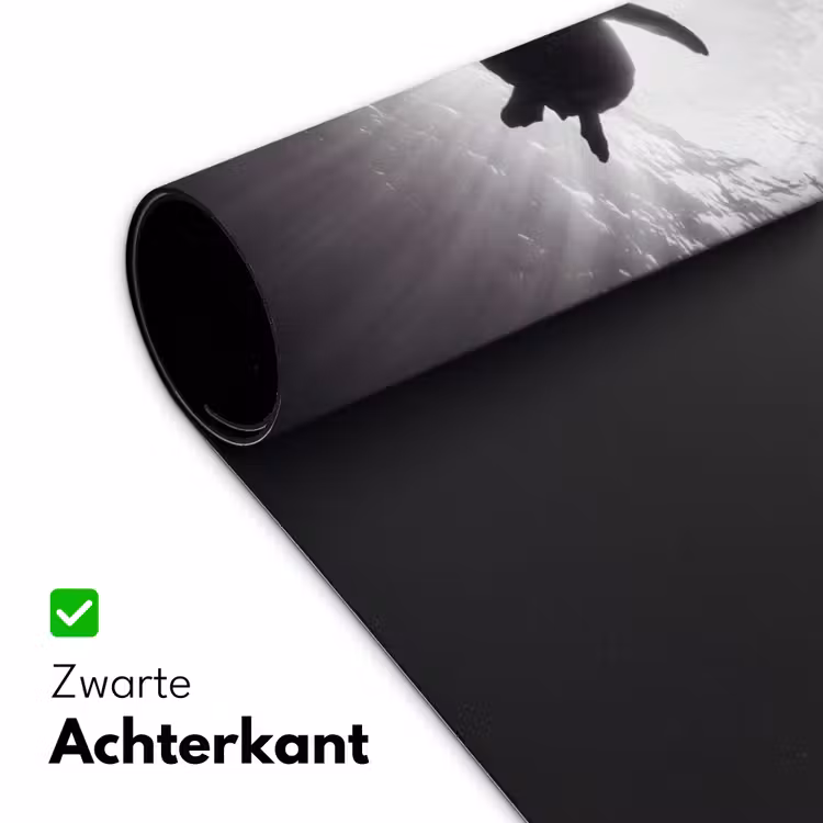 Schildpad - Onderwater - Lichtstralen - Oceaan - Zwart-wit Muismat XXL klein -sfeer2