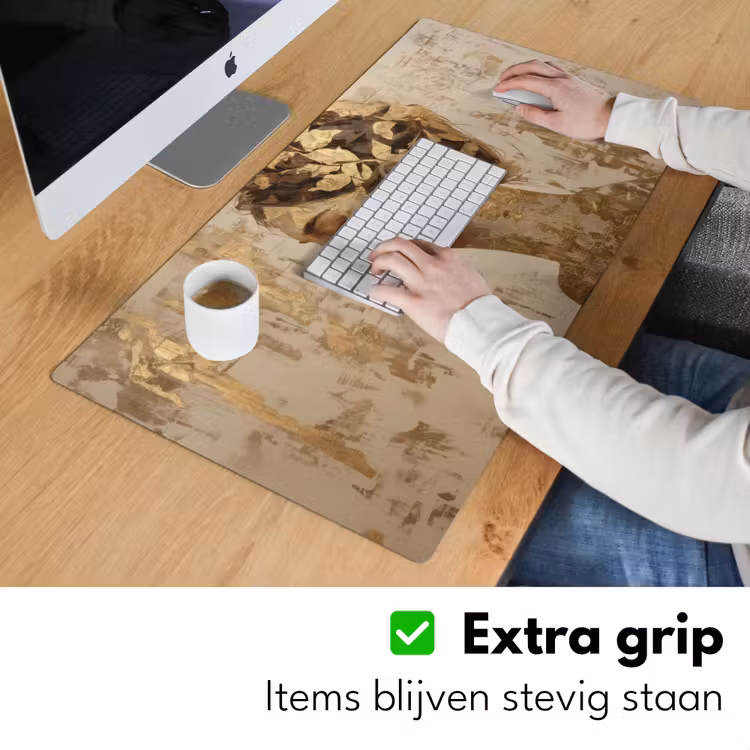 Vrouw - Goud - Abstract - Textuur Muismat XXL klein -sfeer3