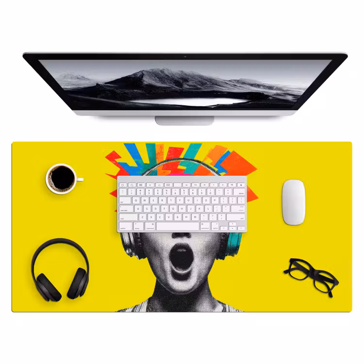 Vrouw - Koptelefoon - Geel Muismat XXL klein -3d