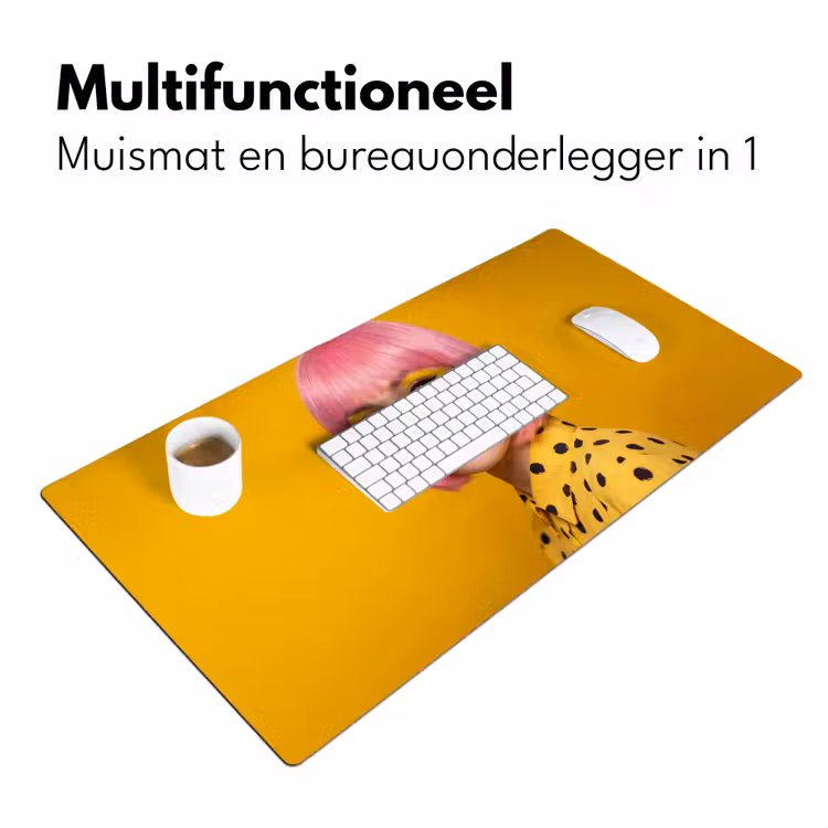 Vrouw - Portret - Abstract - Kleurrijk - Geel Muismat XXL klein -sfeer4