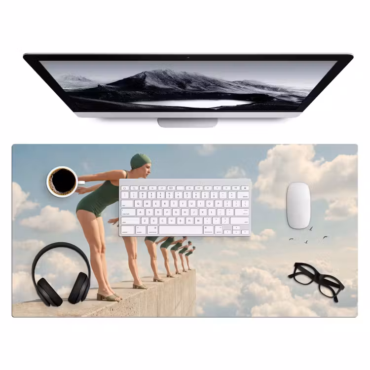 Desk Mat - Women - Diving Pose - Clouds - Vrouwen - Duikhouding - Wolken Muismat XXL klein