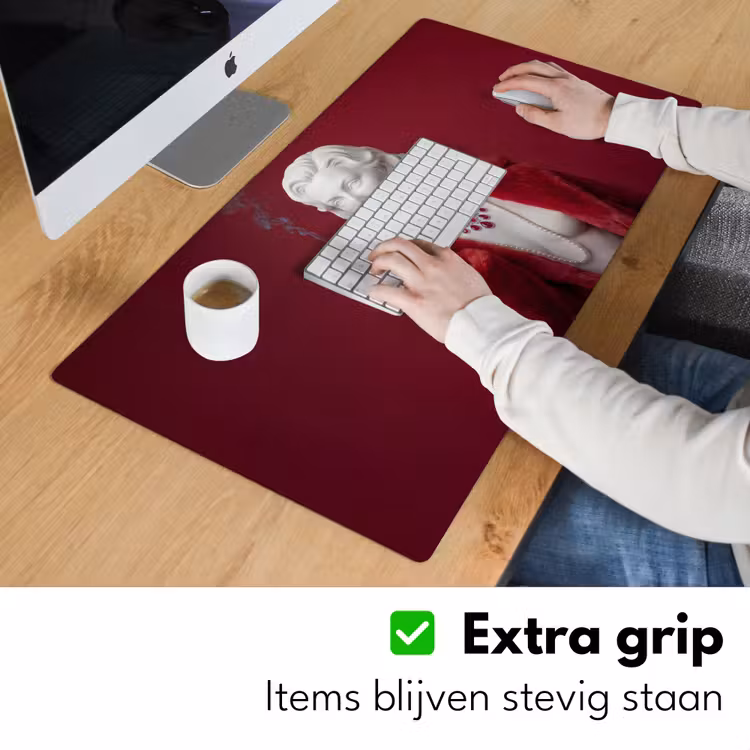 Vrouw - Bontjas - Mode - Klassiek - Rood Muismat XXL klein -sfeer3