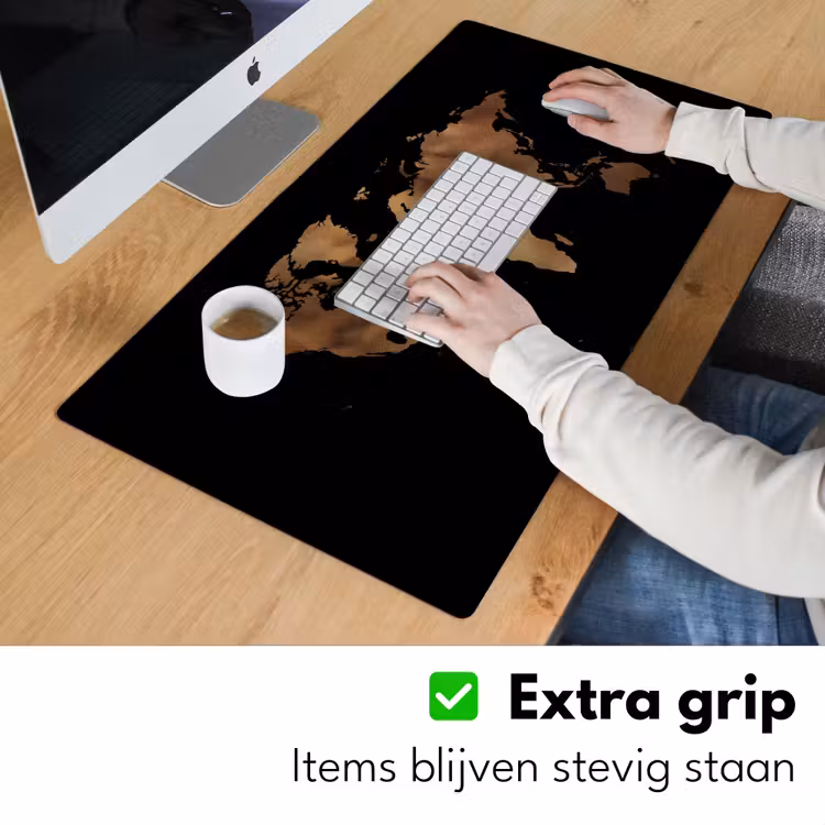 Wereldkaart - Leer - Bruin Muismat XXL klein -sfeer3