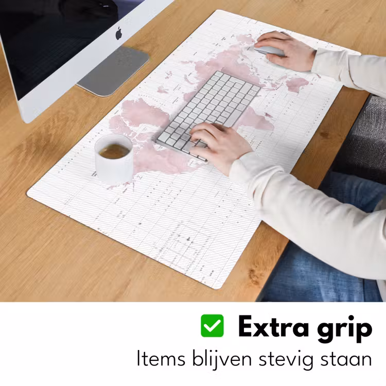 Wereldkaart - Roze - Marmer Muismat XXL klein -sfeer3