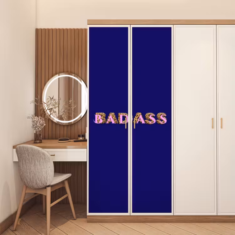 Badass - Panterpint - Schaduw - Roze deurposter klein -sfeer3
