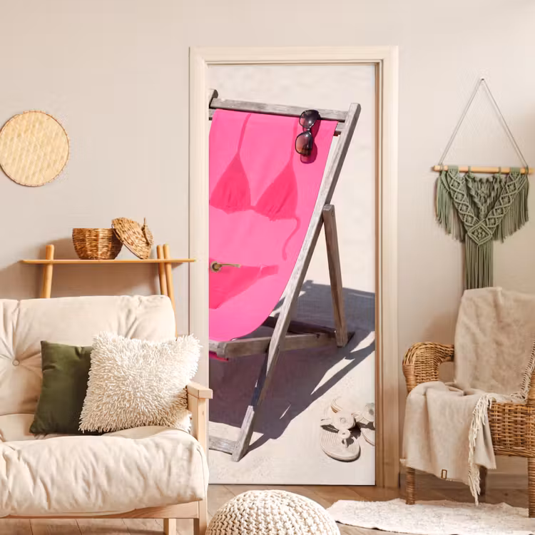 Strand - Ligstoel - Badkleding - Zomer - Roze deurposter klein -sfeer2