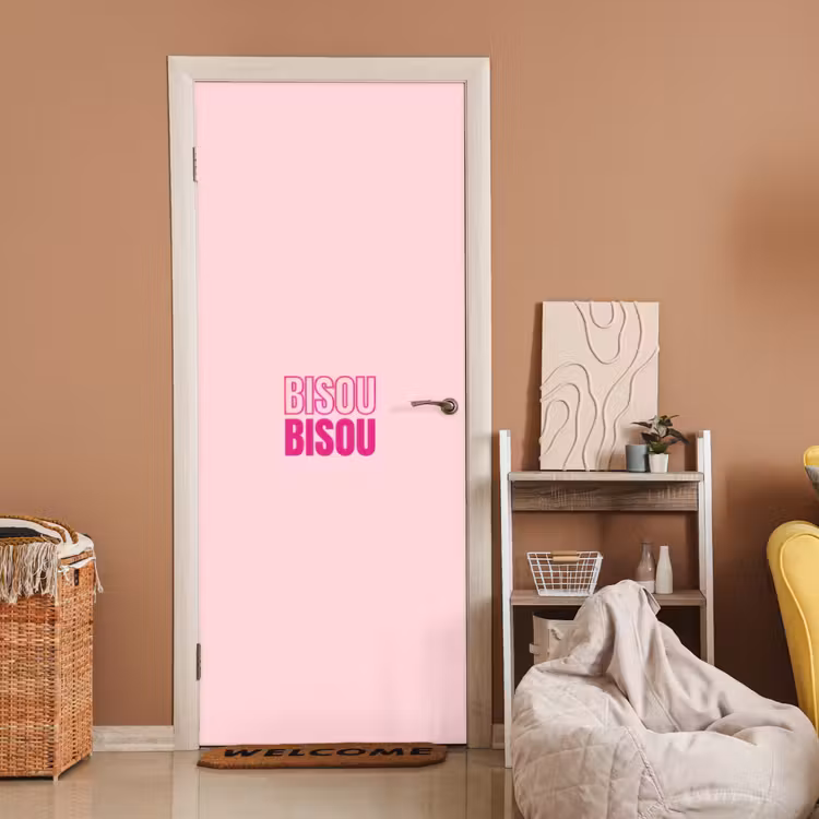 Bisou - Roze - Minimalistisch deurposter klein -sfeer1