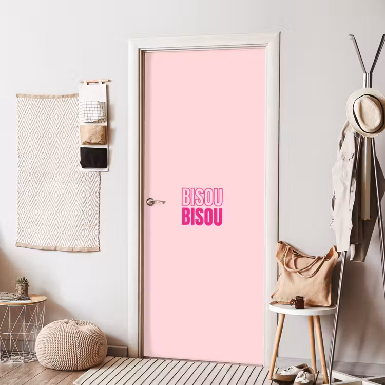 Bisou - Roze - Minimalistisch deurposter klein -sfeer6