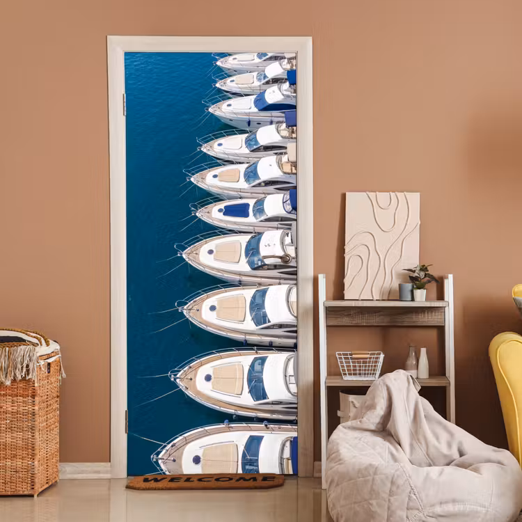Boot - Jachthaven - Water - Zomer - Blauw deurposter klein -sfeer1