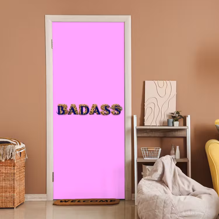 Felroze - Badass - Panterprint - Schaduw deurposter klein -sfeer1