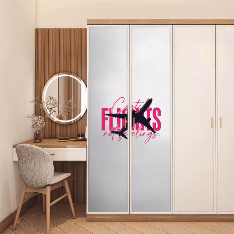 Catch flights not feelings - Vliegtuig - Roze deurposter klein -sfeer3