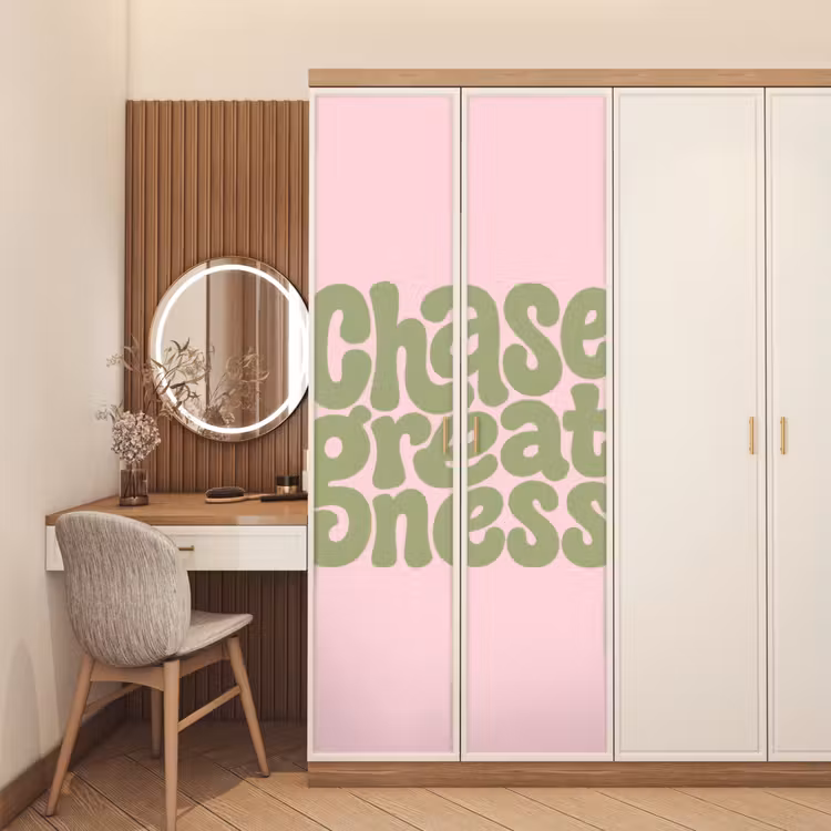Chase greatness - Groen - Roze - Retro deurposter klein -sfeer3