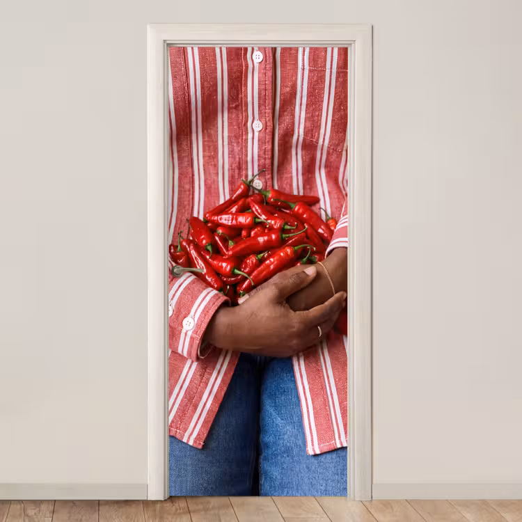 Door sticker - Chili Peppers - Red - Hands - Chilipepers - Rood - Handen deurposter klein