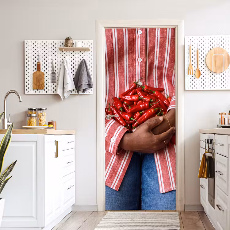 Door sticker - Chili Peppers - Red - Hands - Chilipepers - Rood - Handen deurposter klein