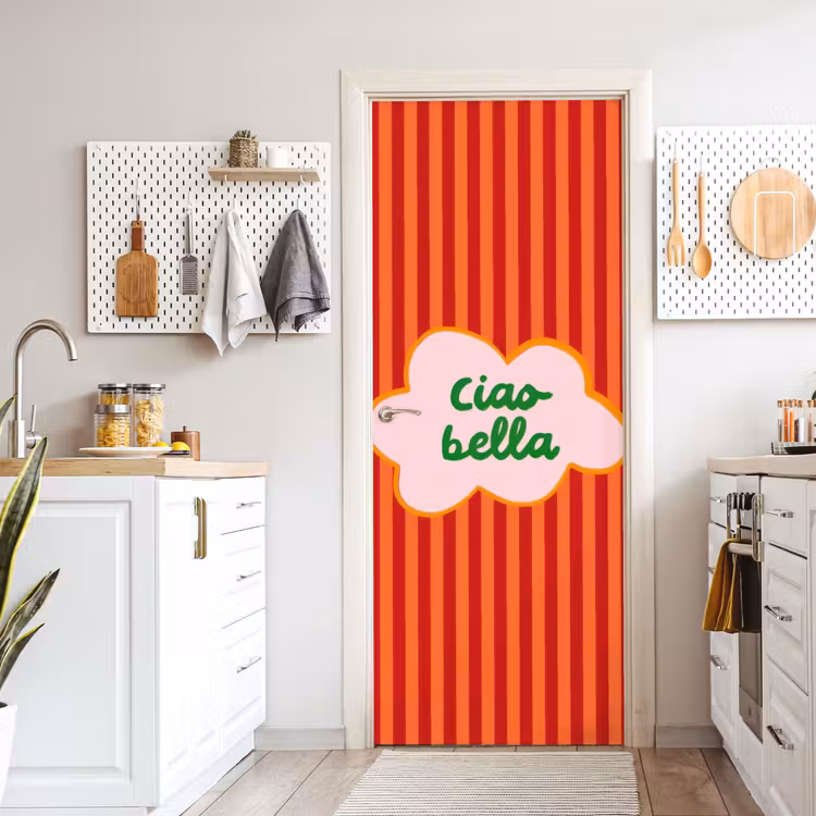Ciao bella - Tekstwolk - Strepen - Oranje deurposter klein -sfeer5