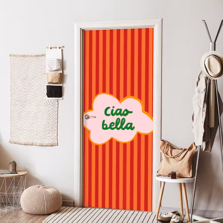 Ciao bella - Tekstwolk - Strepen - Oranje deurposter klein -sfeer6