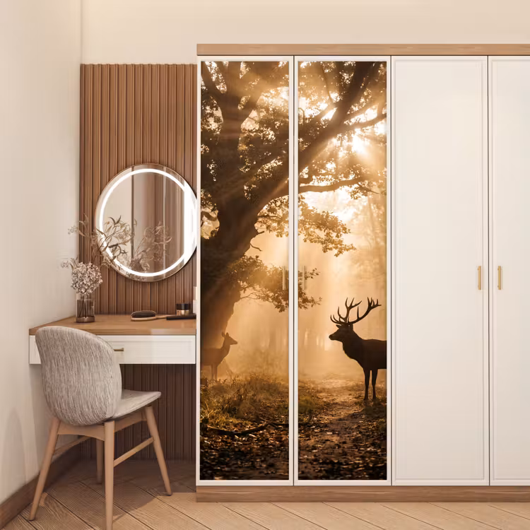 Hert - Bos - Mistig - Natuur - Goud deurposter klein -sfeer3