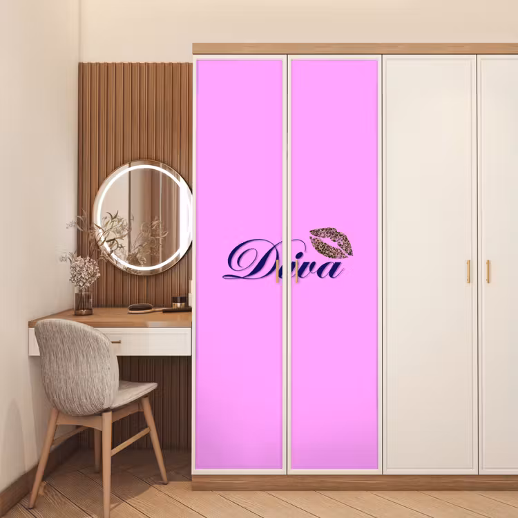 Diva - Lip - Panterprint - Roze deurposter klein -sfeer3